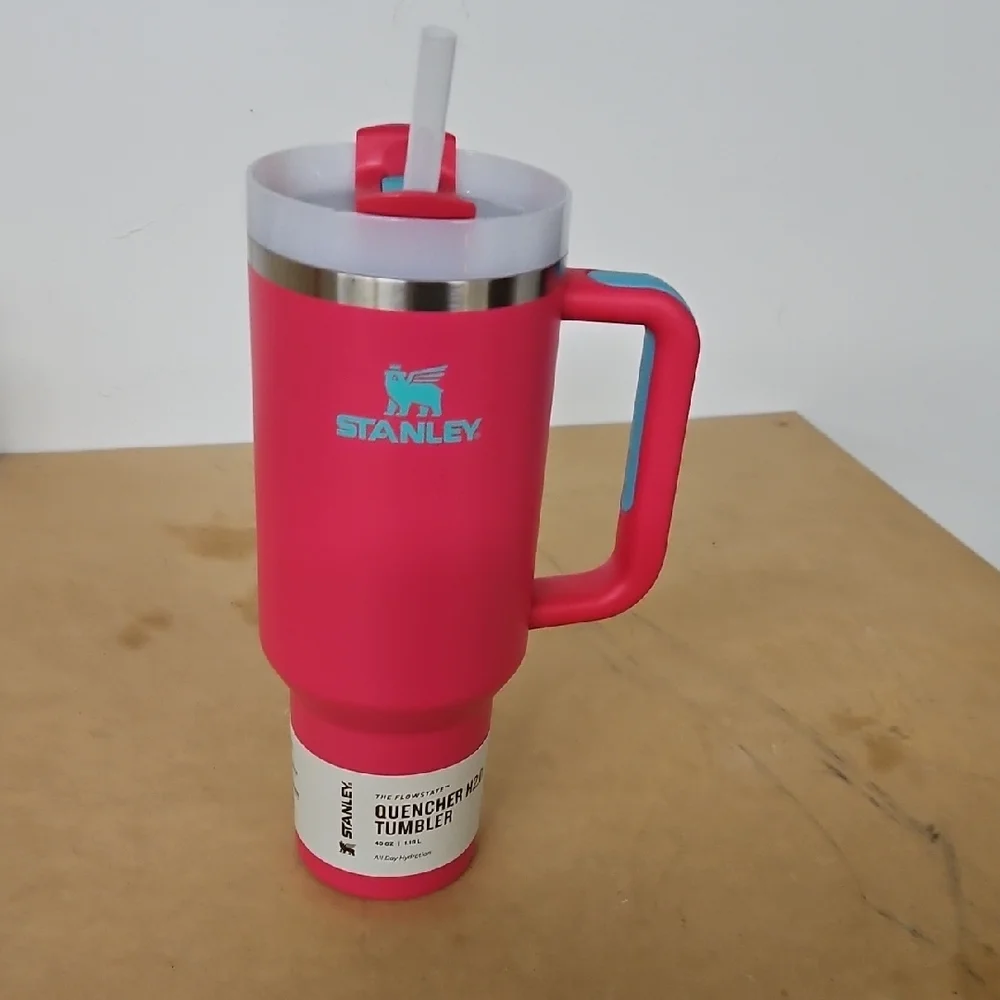 Stanley Vibrant Pink Quencher Tumbler - Picture 3 of 3
